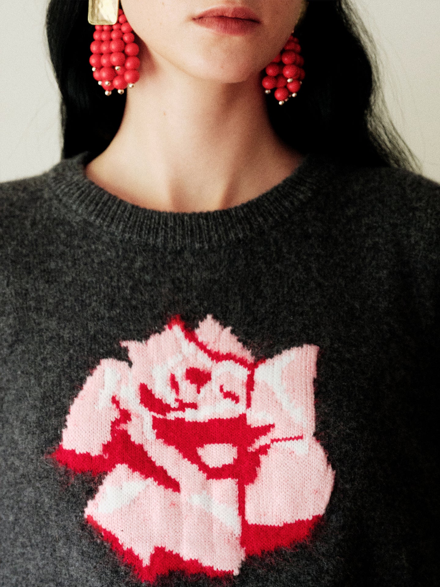 Soft Wool Rose Jacquard Sweater – Semi-Worsted Round Neck Pullover for Women