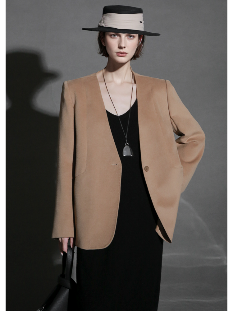 Soft Cashmere Blend Blazer for Women – V-Neck Structured Shoulder Suit Jacket, Elegant Office Wear for Fall