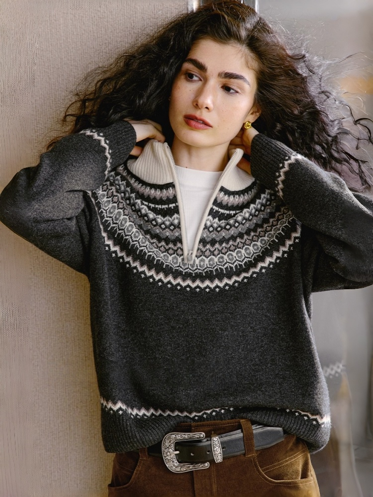 Winter Romance Retro Fair Isle Wool Sweater – Soft, Plush, High-Warm Inverted Trapeze Knitwear