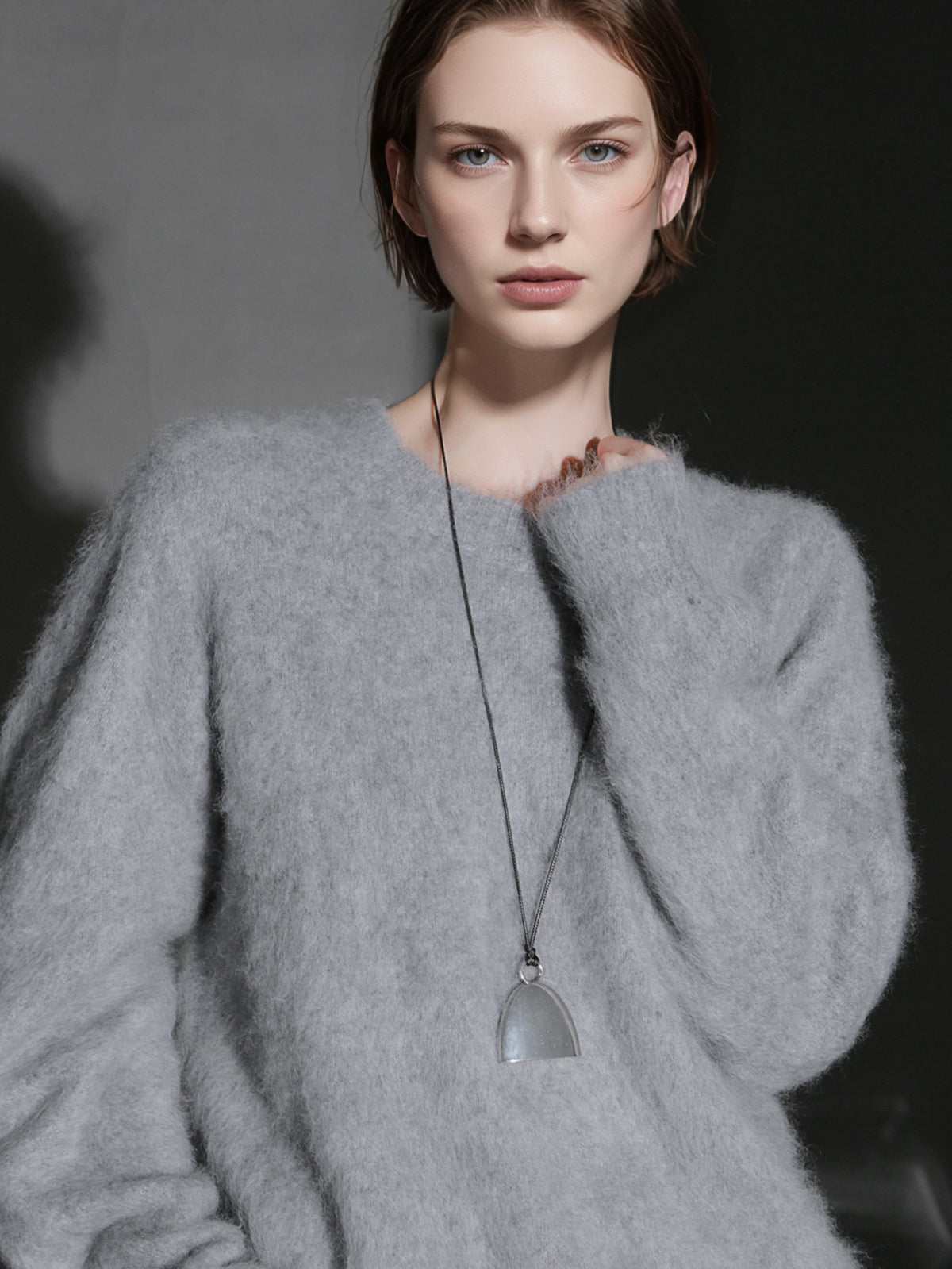 Luxury Seamless Wool Crew Neck Long Sleeve Knit Sweater – Soft and Cozy Wool Fleece with an Elegant Lazy Chic Vibe