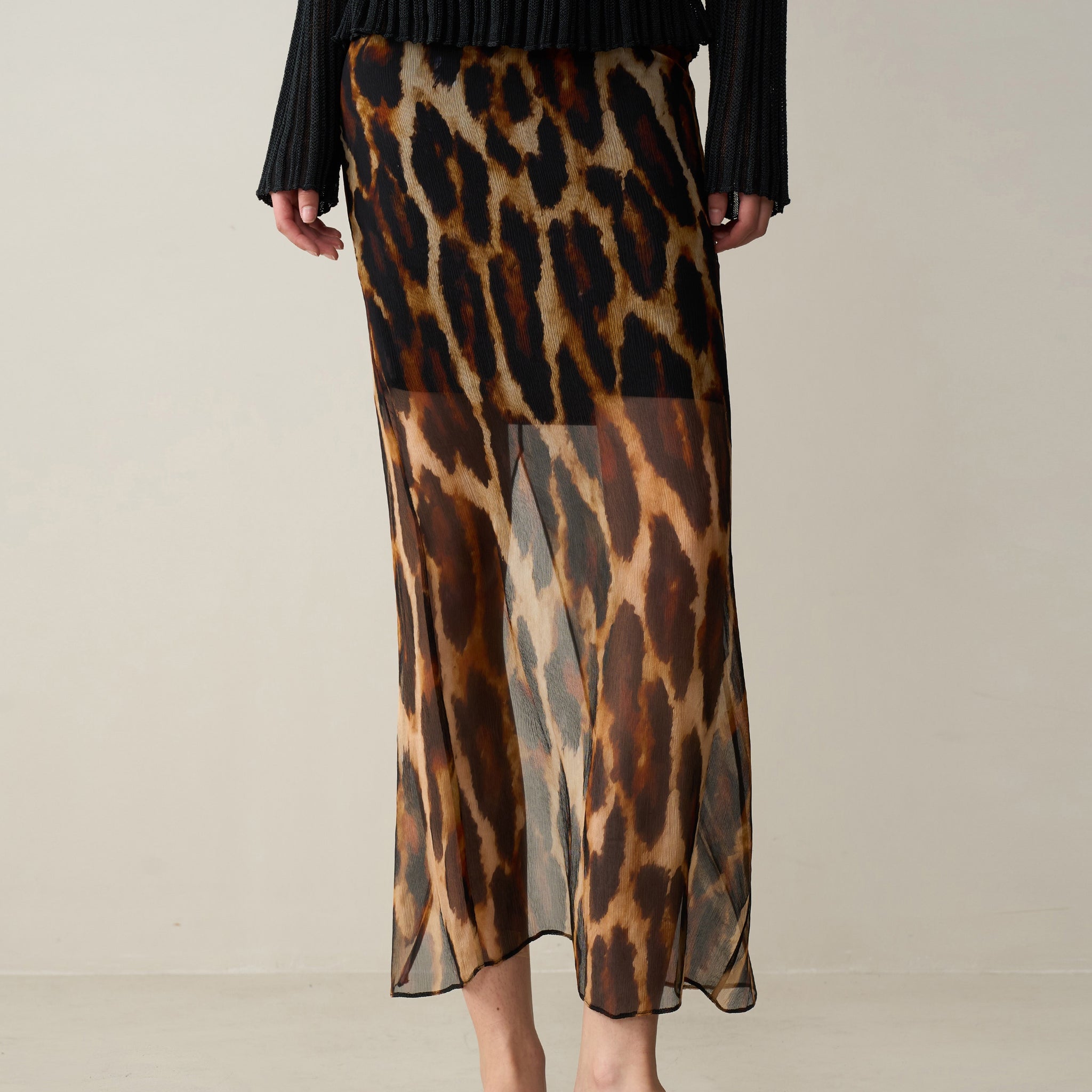High-Waist Silk Leopard Print Midi Skirt – Lined for Comfort and Elegance